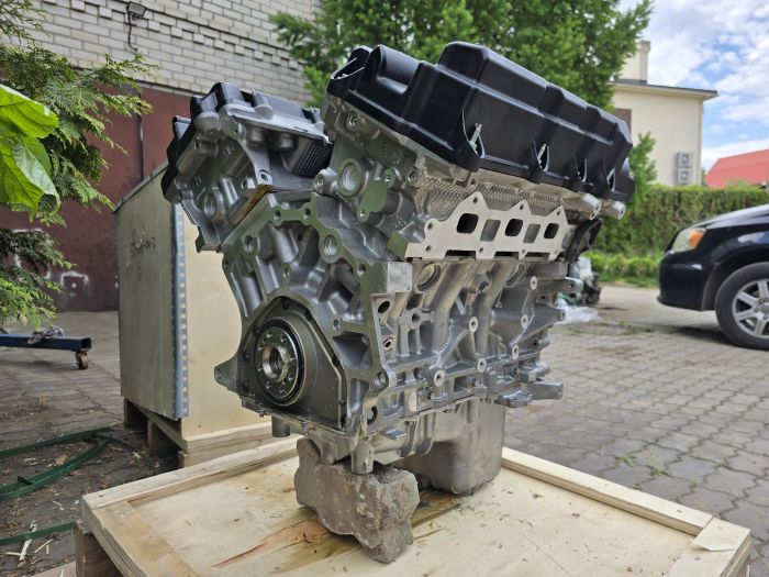 Двигатель в стандартной комплектации 2,7 литра EER