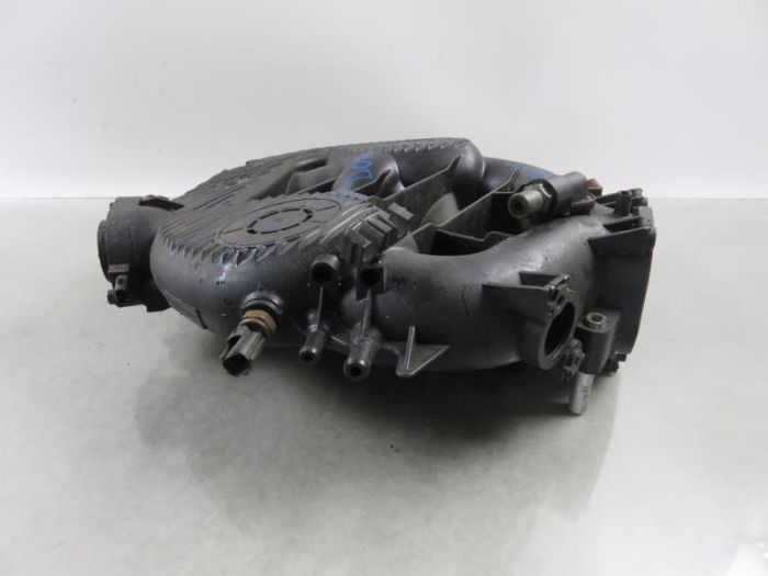 Коллектор впускной 2,7л. EER 