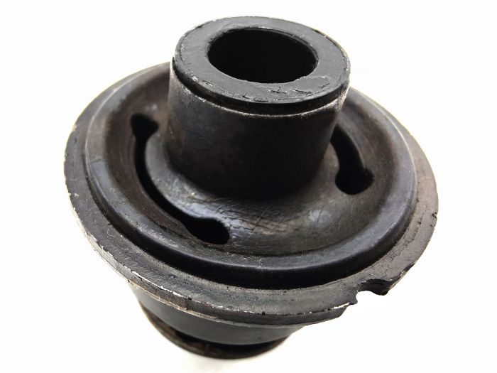 Сайленблок нижнего рычага задний